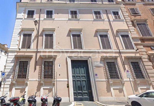 appartamento in vendita a Roma in zona Rione Monti/Campitelli