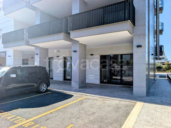 negozio in vendita a Roma in zona Mezzocammino