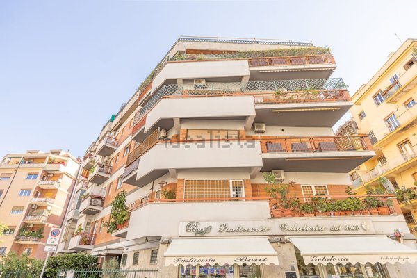 appartamento in vendita a Roma in zona Della Vittoria