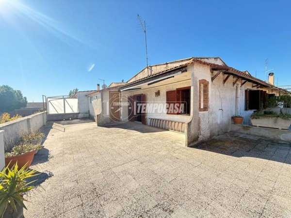 appartamento in vendita a Roma in zona Acilia