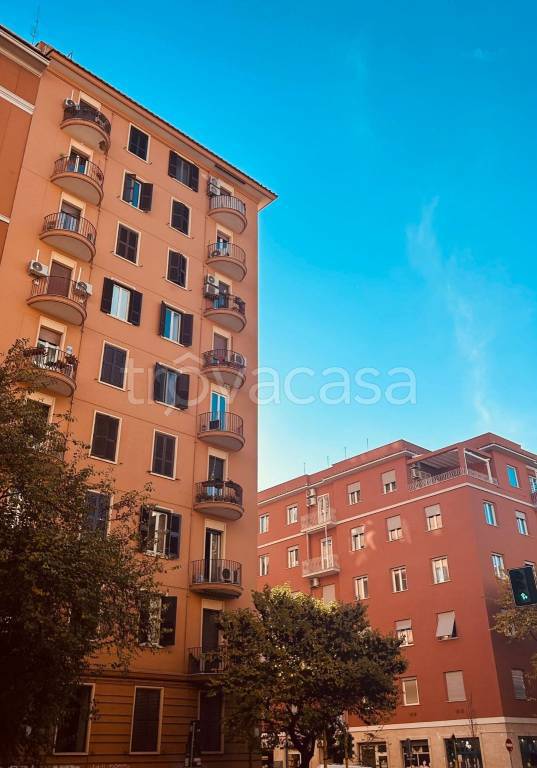 appartamento in vendita a Roma in zona Appio Latino
