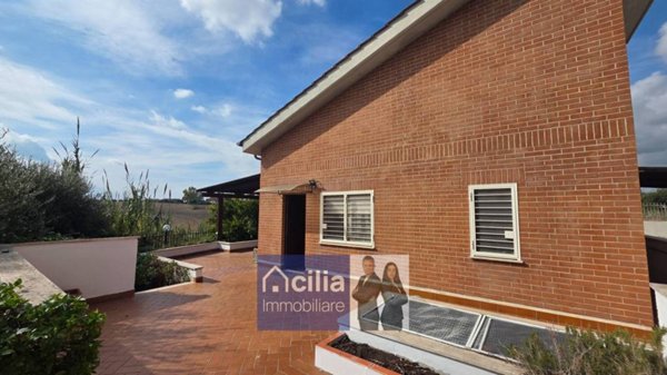 casa indipendente in vendita a Roma in zona Ponte Galeria