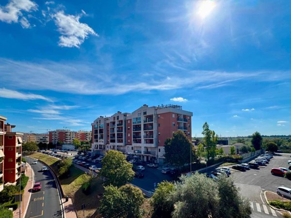 appartamento in vendita a Roma in zona Fonte Laurentina