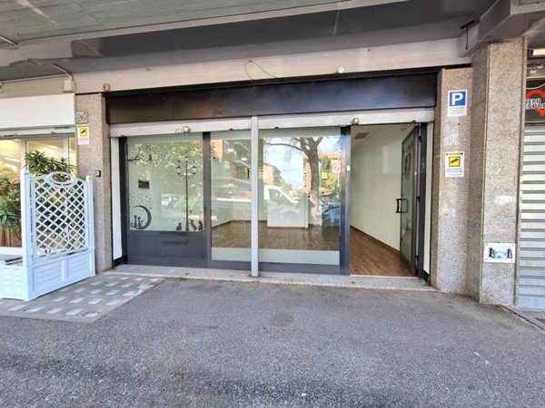 negozio in vendita a Roma in zona Tor Vergata/Torrenova