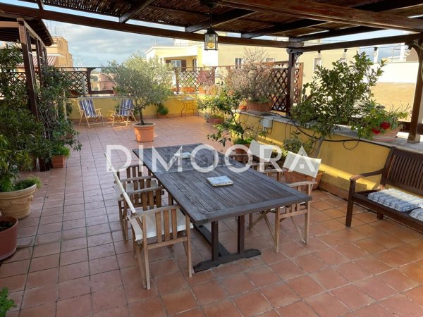 appartamento in vendita a Roma in zona Gianicolense