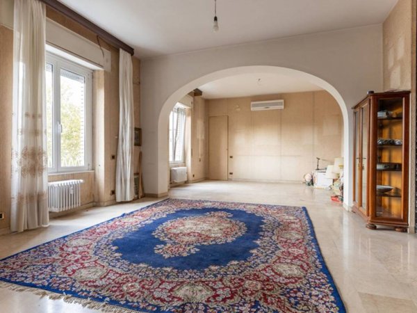 appartamento in vendita a Roma in zona Ostiense