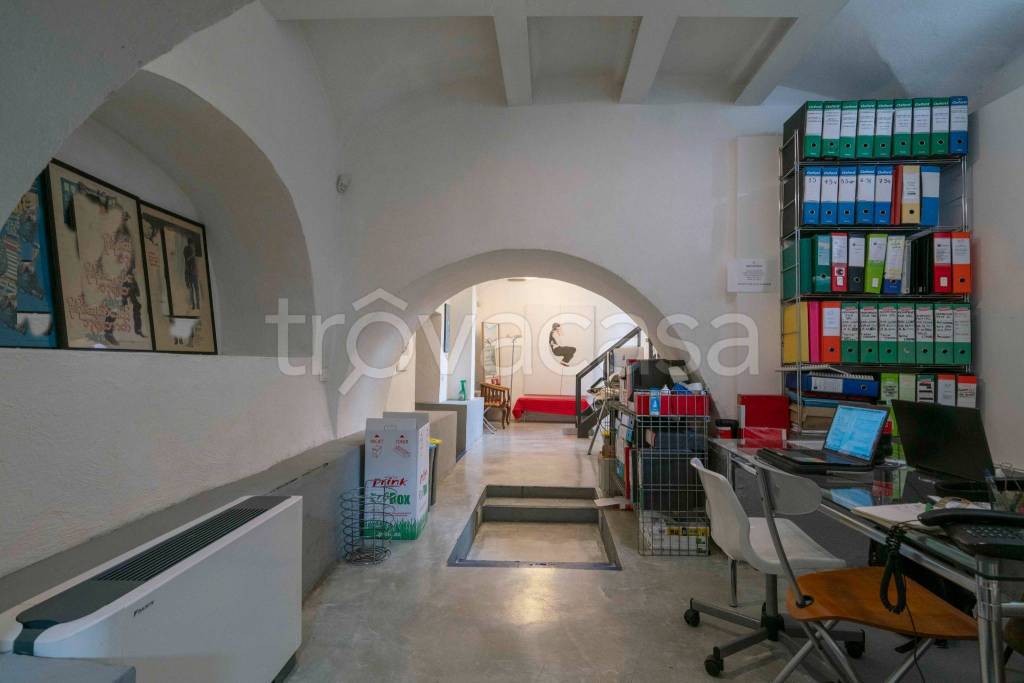 negozio in vendita a Roma in zona Celio