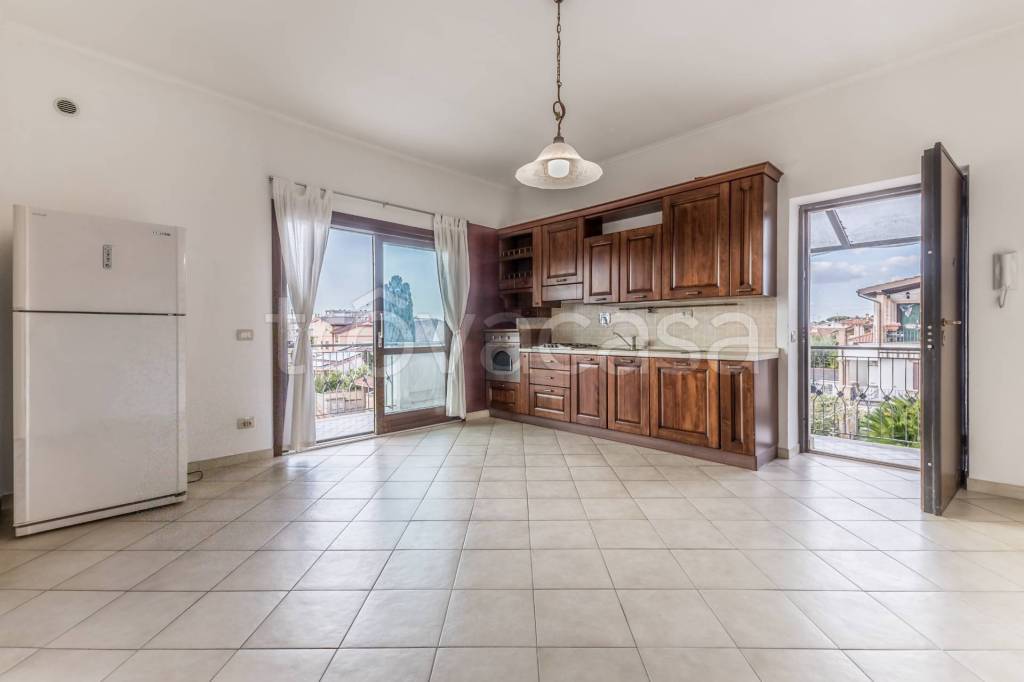 appartamento in vendita a Roma in zona Acilia