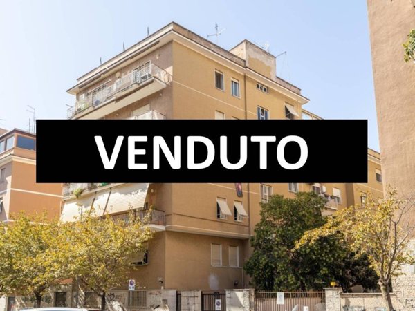appartamento in vendita a Roma in zona Appio Latino