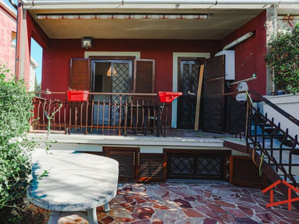 appartamento in vendita a Roma in zona Vitinia