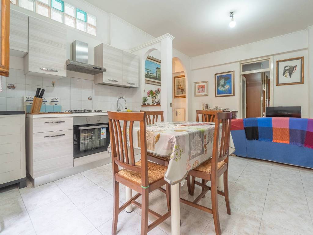 appartamento in vendita a Roma in zona Ostiense