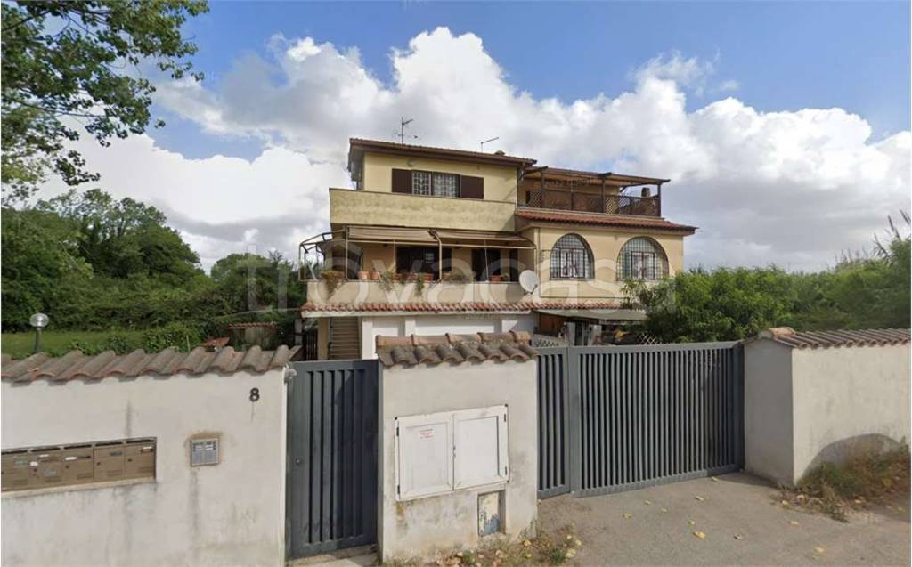 appartamento in vendita a Roma in zona Infernetto