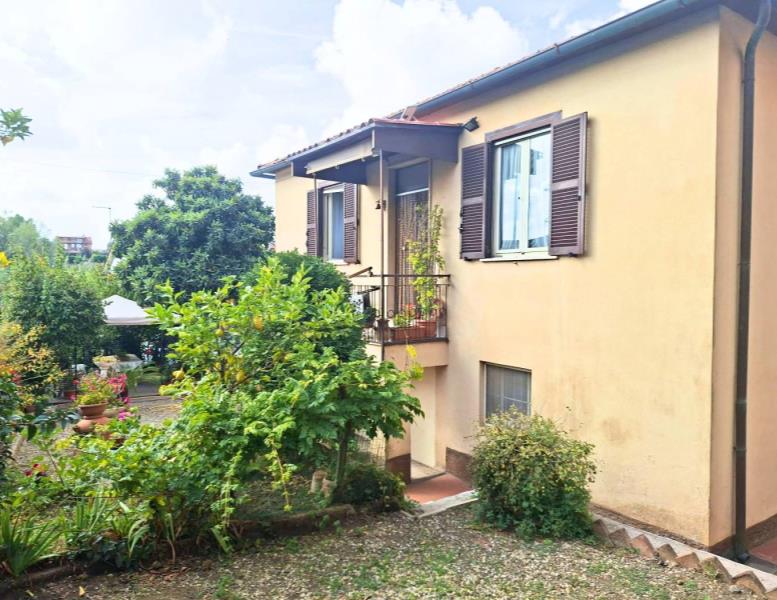 casa indipendente in vendita a Roma in zona Falcognana