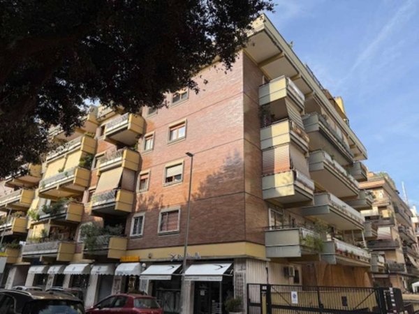 appartamento in vendita a Roma in zona Ostia