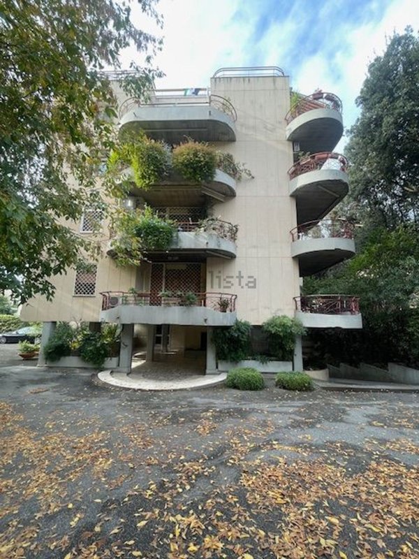 appartamento in vendita a Roma in zona Ardeatino