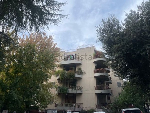 appartamento in vendita a Roma in zona Ardeatino