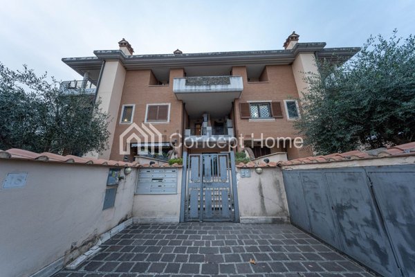 appartamento in vendita a Roma in zona Lunghezza