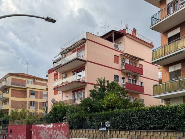 appartamento in vendita a Roma in zona Gianicolense