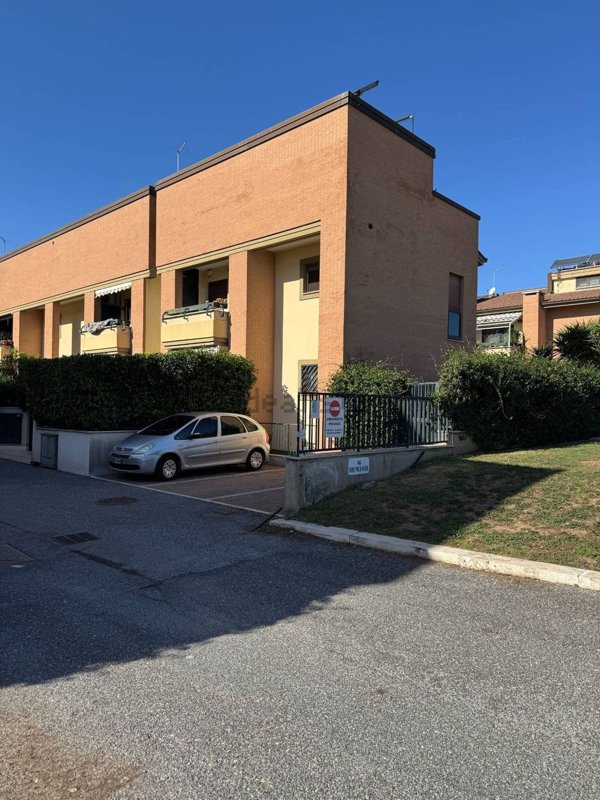 appartamento in vendita a Roma in zona Acilia