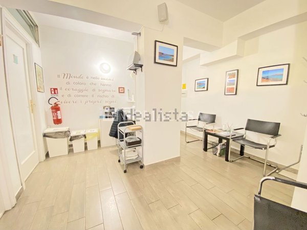 ufficio in vendita a Roma in zona Ardeatino