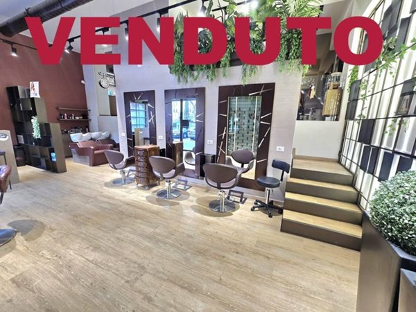 negozio in vendita a Roma in zona Tuscolano