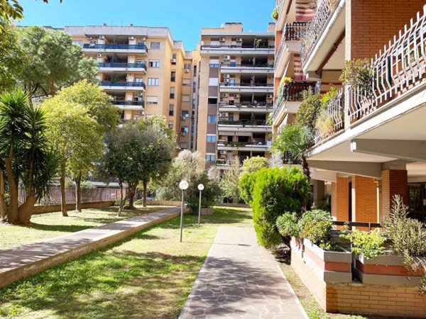 appartamento in vendita a Roma in zona Cinecittà