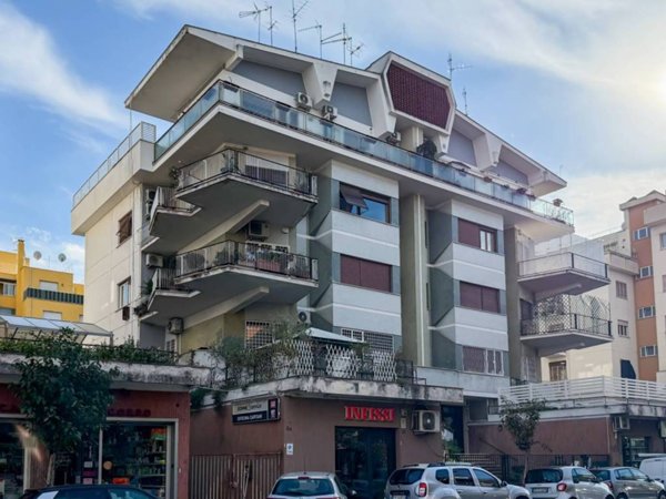 appartamento in vendita a Roma in zona Giuliano Dalmata