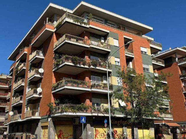 appartamento in vendita a Roma in zona Gianicolense