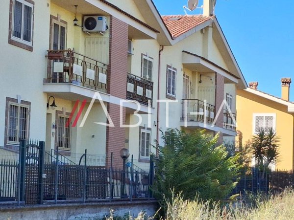 appartamento in vendita a Roma in zona Ponte di Nona