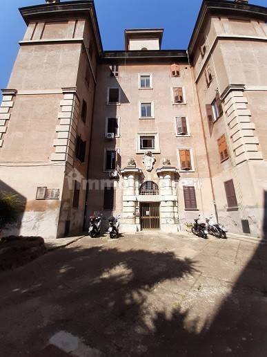 appartamento in vendita a Roma in zona Ostiense