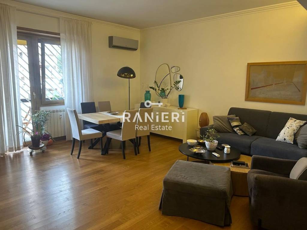 appartamento in vendita a Roma in zona Ardeatino