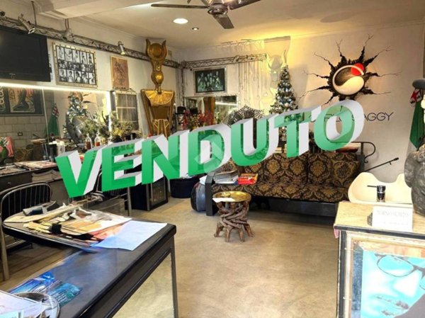 appartamento in vendita a Roma in zona Pigna - Sant'Angelo