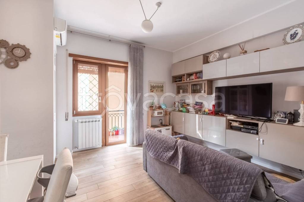appartamento in vendita a Roma in zona Tuscolano