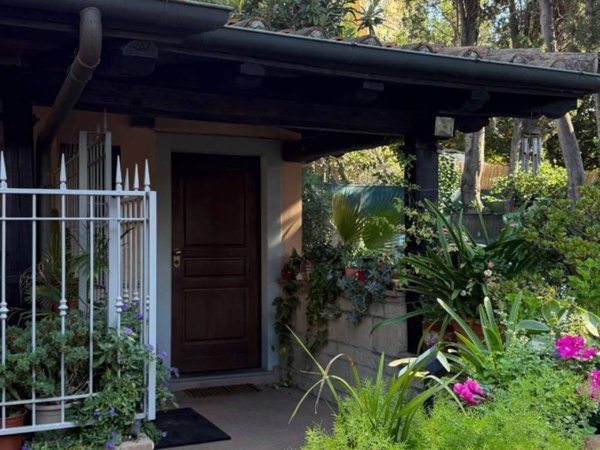 casa indipendente in vendita a Roma in zona Ardeatino