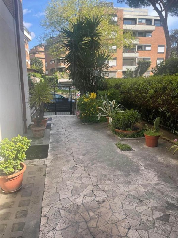 appartamento in vendita a Roma in zona Monte Sacro/Talenti