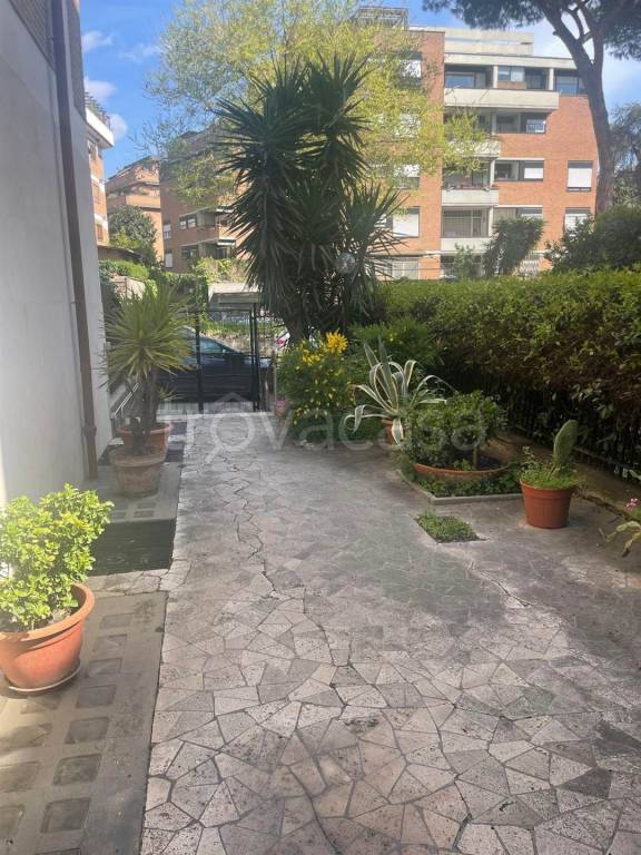 appartamento in vendita a Roma in zona Monte Sacro/Talenti