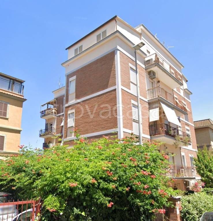 appartamento in vendita a Roma in zona Portuense