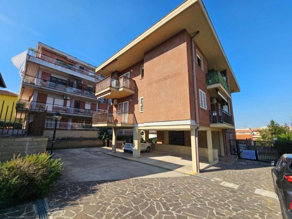 appartamento in vendita a Roma in zona Tomba di Nerone