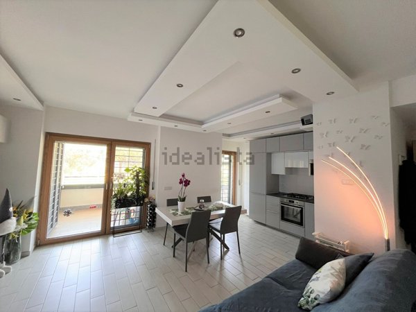 appartamento in vendita a Roma in zona Ardeatino