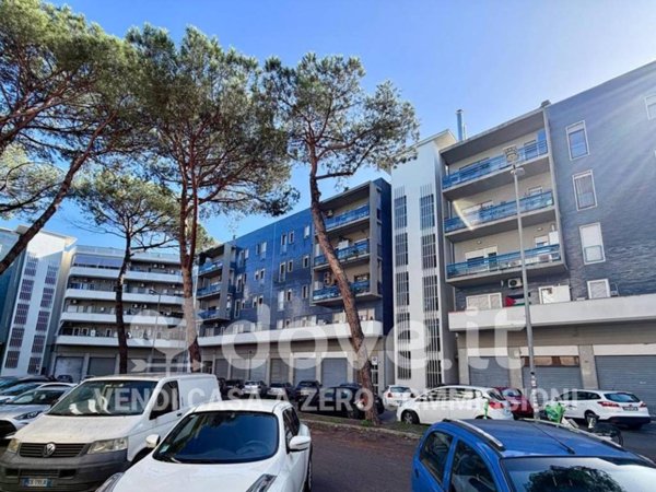 appartamento in vendita a Roma in zona Mostacciano