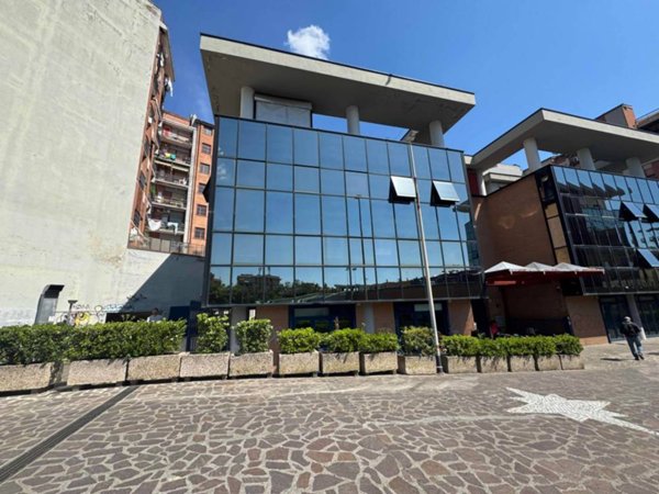 ufficio in vendita a Roma in zona Tuscolano