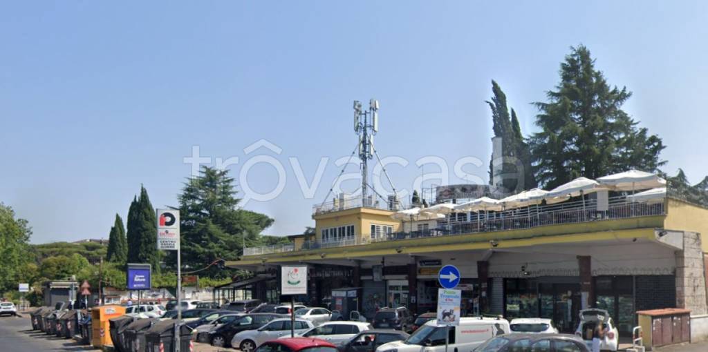 negozio in vendita a Roma in zona Tor di Quinto