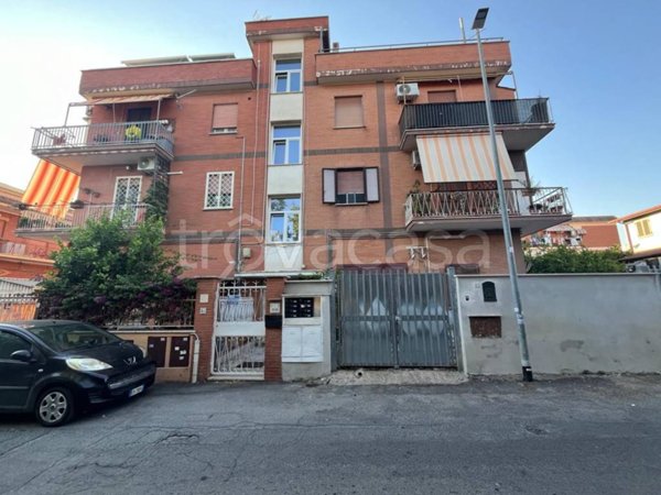 appartamento in vendita a Roma in zona Dragona/Bagnoletto