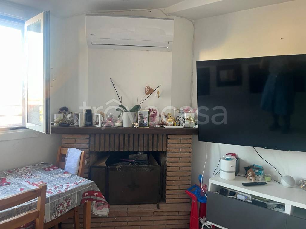 appartamento in vendita a Roma in zona Dragona/Bagnoletto