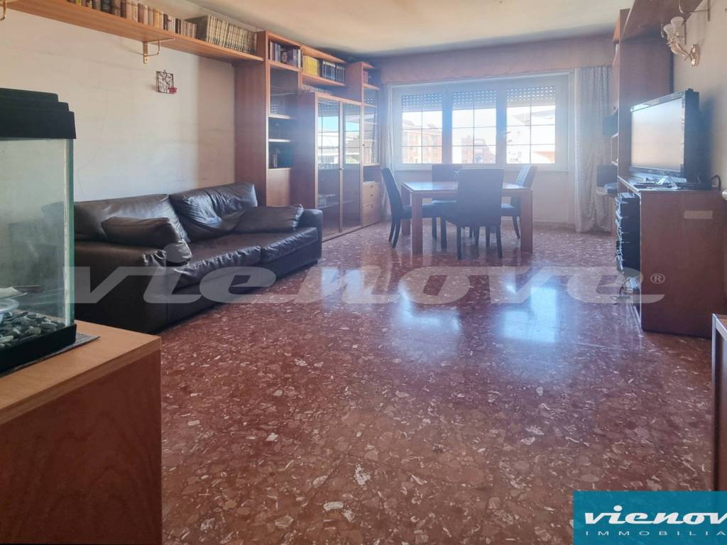 appartamento in vendita a Roma in zona Ostiense