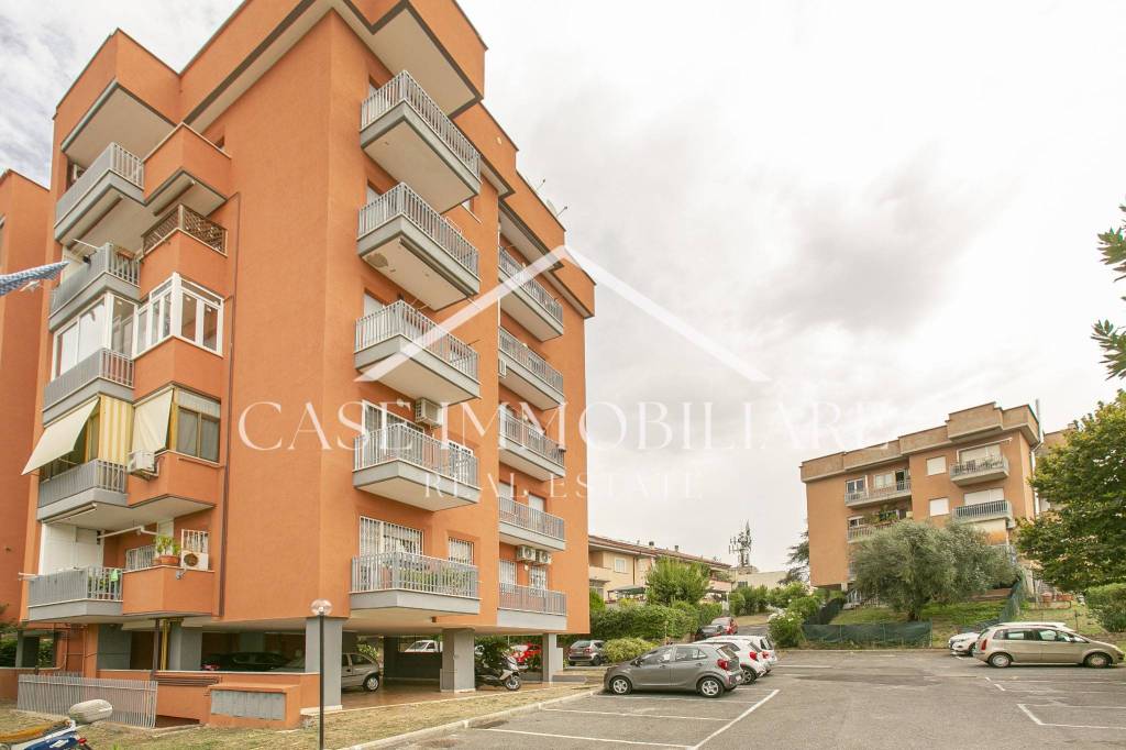 appartamento in vendita a Roma in zona Tor di Quinto