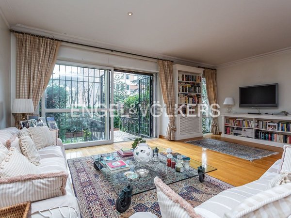 casa indipendente in vendita a Roma in zona EUR