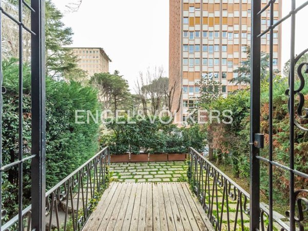 casa indipendente in vendita a Roma in zona EUR