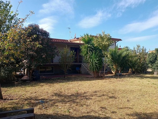 casa indipendente in vendita a Roma in zona Lunghezza