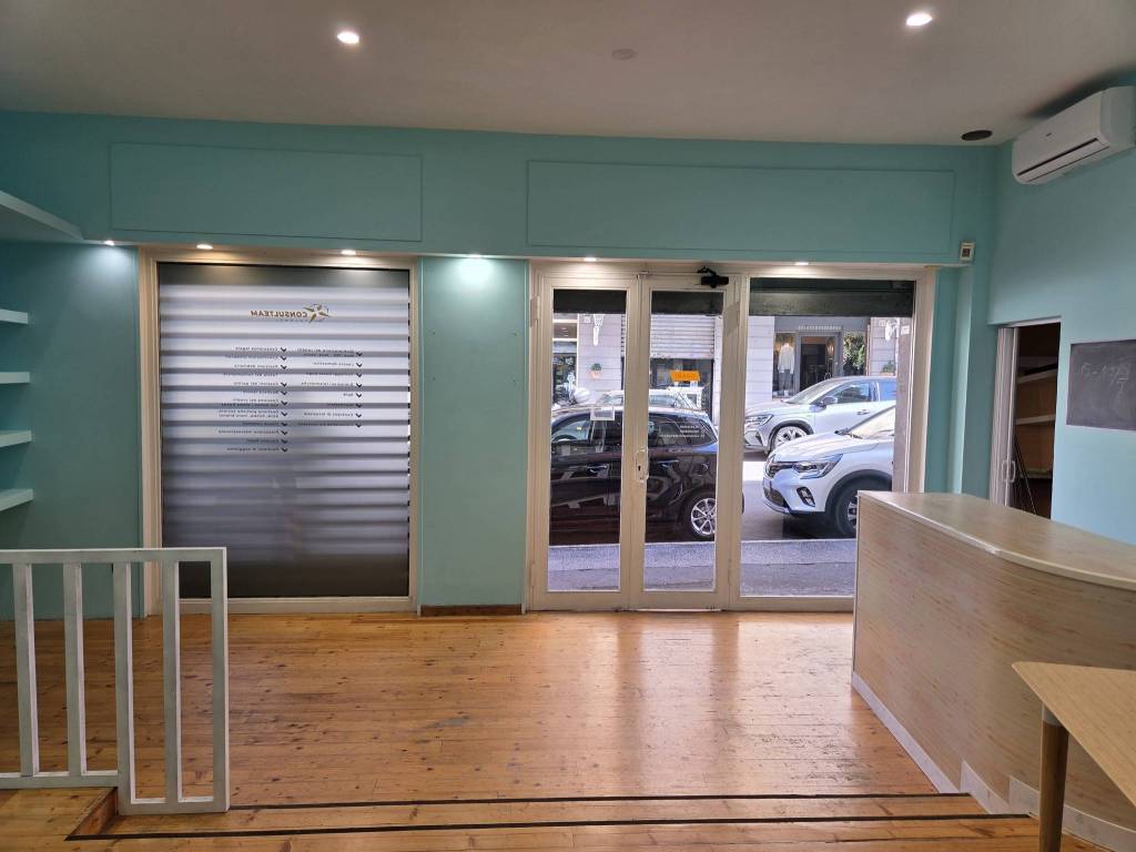 negozio in vendita a Roma in zona Monte Sacro/Talenti